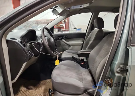 2005 Ford Focus Zx5 z USA, uszkodzony, nr VIN 3FAFP37N65R111383